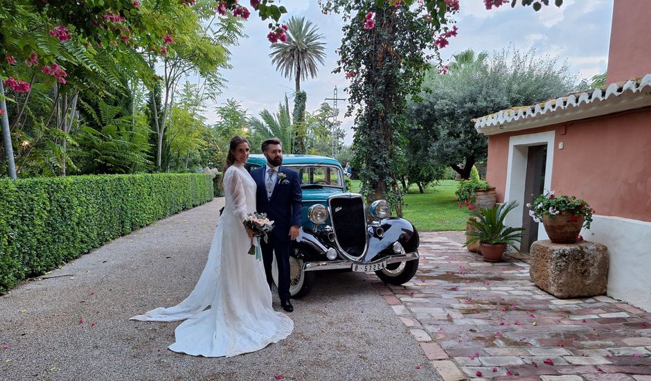 La boda de Adrián  y Rebeca en Burjassot, Valencia