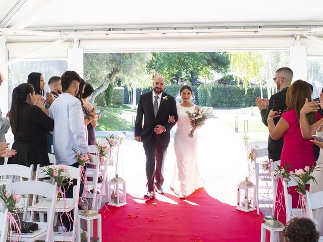 La boda de Patricio y Esmeralda en Leganés, Madrid 16