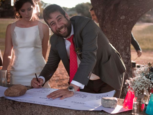 La boda de Javier y Ana Paula en Navalagamella, Madrid 44