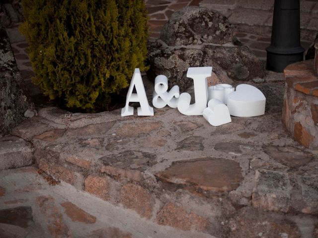 La boda de Javier y Ana Paula en Navalagamella, Madrid 69