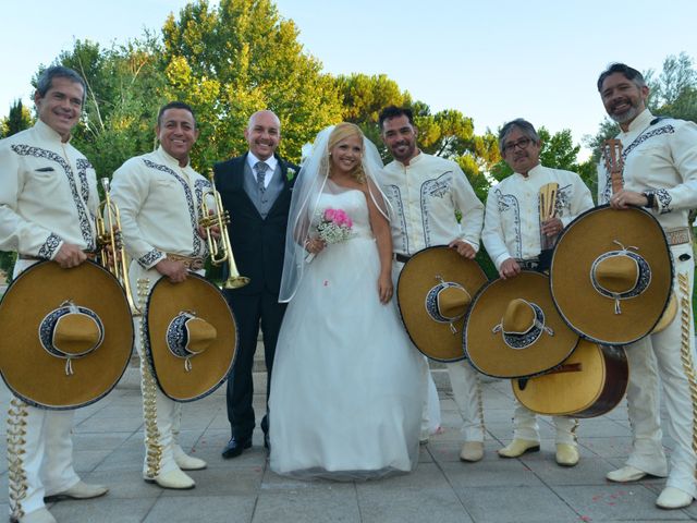 La boda de Carlos y Aline en Madrid, Madrid 12