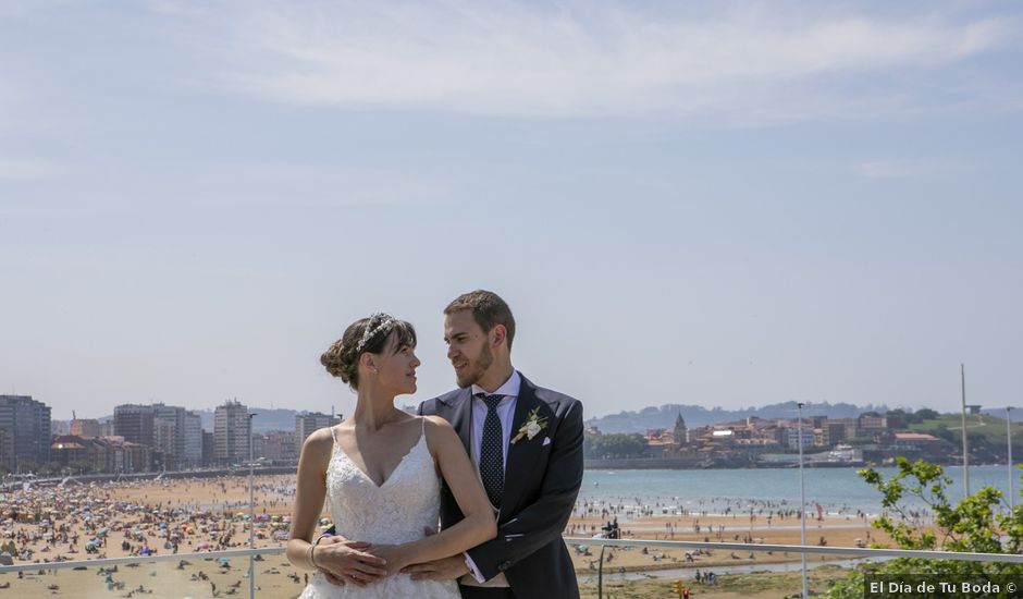 La boda de Lucio y Úrsula en Gijón, Asturias