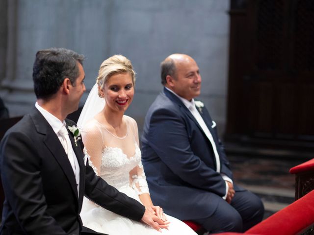 La boda de Gianlluca y Irene en Oviedo, Asturias 12