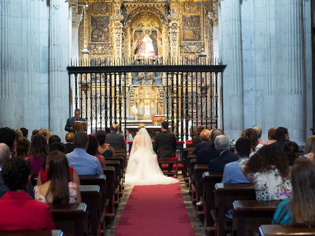 La boda de Gianlluca y Irene en Oviedo, Asturias 14