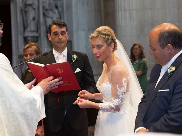 La boda de Gianlluca y Irene en Oviedo, Asturias 17