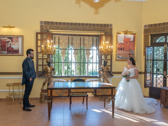 La boda de Luis Amaro y Mati   en Granada, Granada 26