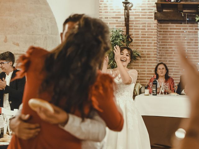 La boda de Adrian y Alicia en Casas De Los Pinos, Cuenca 36