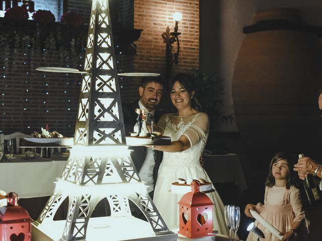 La boda de Adrian y Alicia en Casas De Los Pinos, Cuenca 37