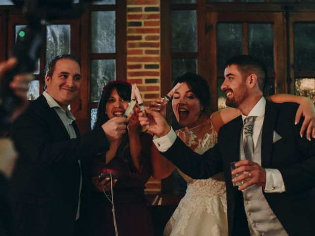 La boda de Adrian y Alicia en Casas De Los Pinos, Cuenca 43