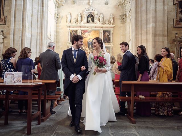 La boda de Carlos y Isabel en Vecinos, Salamanca 2