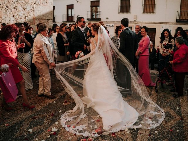 La boda de Pedro y Manuela en Bolaños De Calatrava, Ciudad Real 75