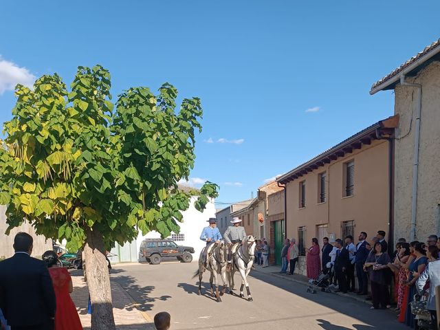 La boda de Carlos y Carmen en Matallana De Valmadrigal, León 5