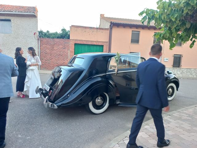 La boda de Carlos y Carmen en Matallana De Valmadrigal, León 9