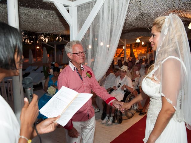 La boda de Bruno y Milene en Estepona, Málaga 5