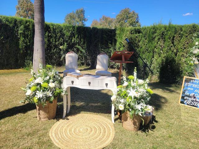 La boda de Beatriz y Alejandro en Granja De Torrehermosa, Badajoz 15