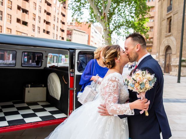 La boda de Elena y Marcos  en Zaragoza, Zaragoza 13