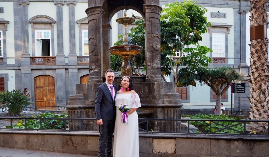 La boda de Alejandro  y Dara  en Las Palmas De Gran Canaria, Las Palmas