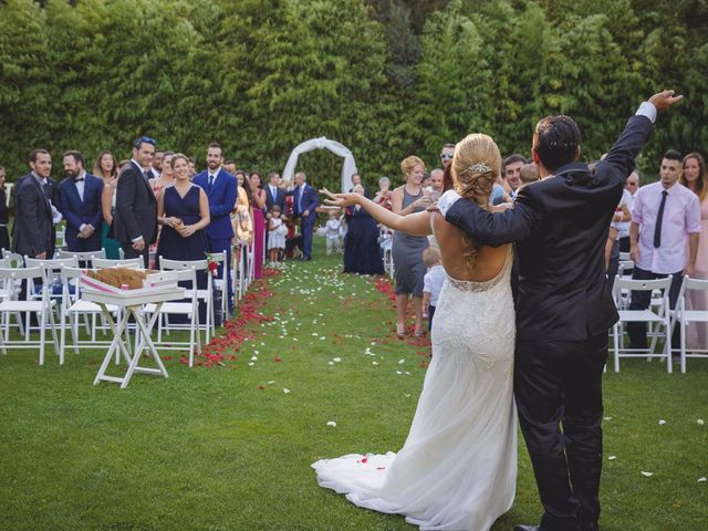 La boda de Patri y Cristian en Sant Fost De Campsentelles, Barcelona 36