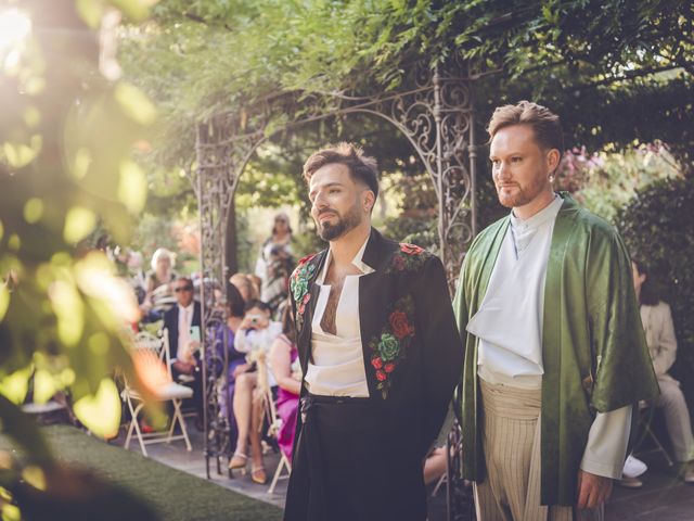 La boda de James y Carlos en Miraflores De La Sierra, Madrid 17