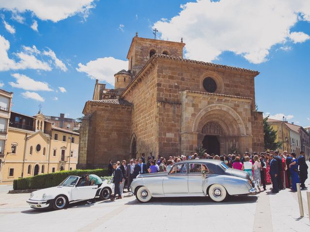 La boda de Mario y Sheila en Soria, Soria 28