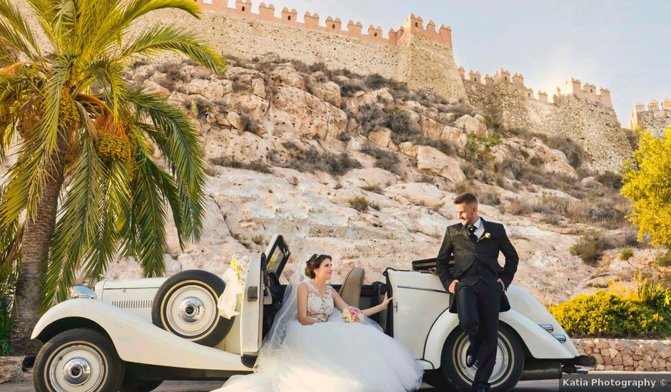 La boda de Andrés y Macarena en Venta Del Pobre, Almería