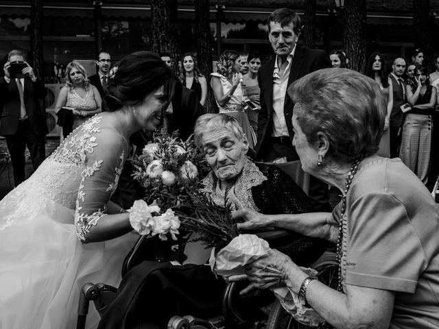 La boda de Jhona y Elena en Garray, Soria 27