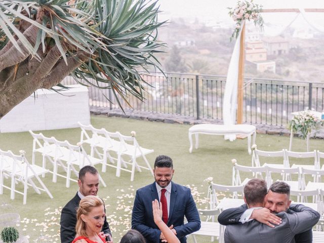 La boda de Héctor y Estela en La Victoria De Acentejo, Santa Cruz de Tenerife 19