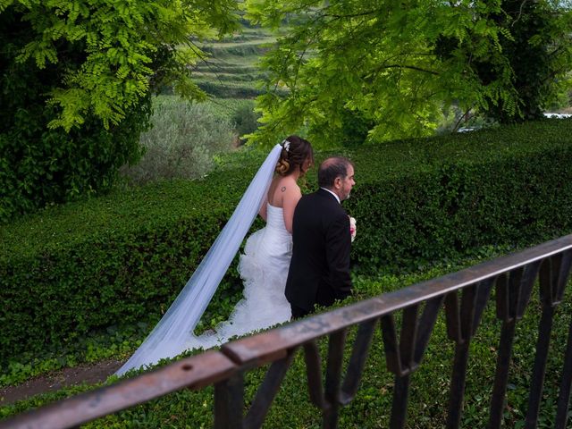 La boda de Miqueas y Soledad en Albelda De Iregua, La Rioja 17