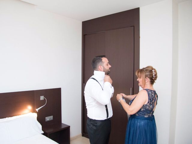 La boda de Cristian y Diana en Torrellano, Alicante 15