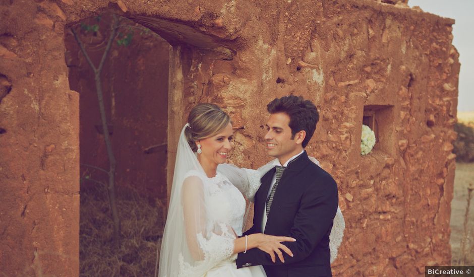 La boda de Carlos y Isabel en Argamasilla De Alba, Ciudad Real