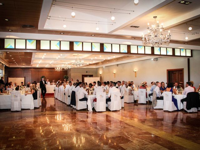 La boda de Raúl y Alba en Pruvia (Llanera), Asturias 29