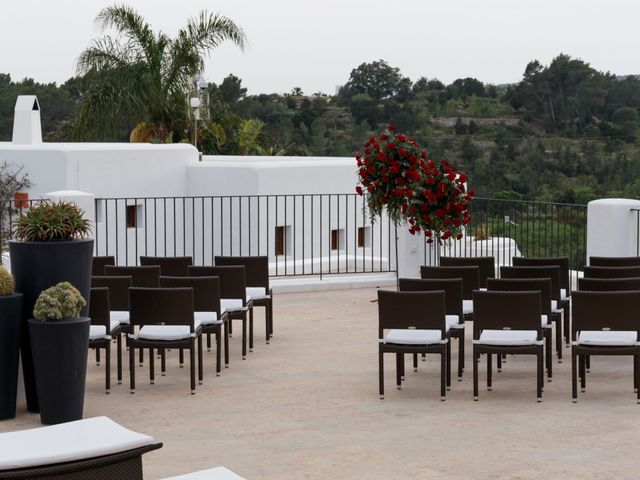 La boda de Juan y Mary en Santa Eularia Des Riu, Islas Baleares 20