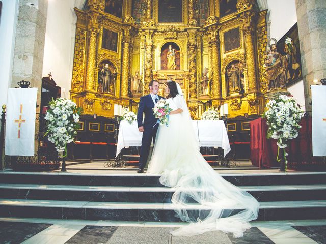 La boda de Francisco Javier y Maria Coronada en Los Santos De Maimona, Badajoz 43