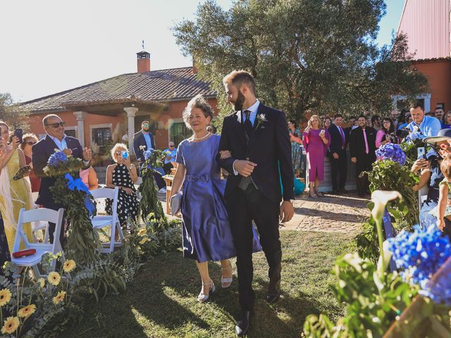 La boda de Sonia y Yago en Linares De Riofrio, Salamanca 10