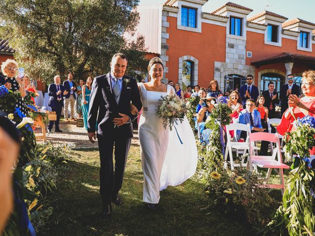 La boda de Sonia y Yago en Linares De Riofrio, Salamanca 14