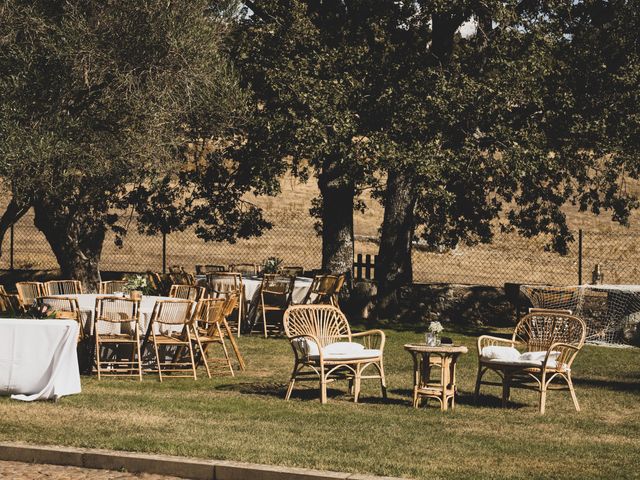 La boda de Sonia y Yago en Linares De Riofrio, Salamanca 53