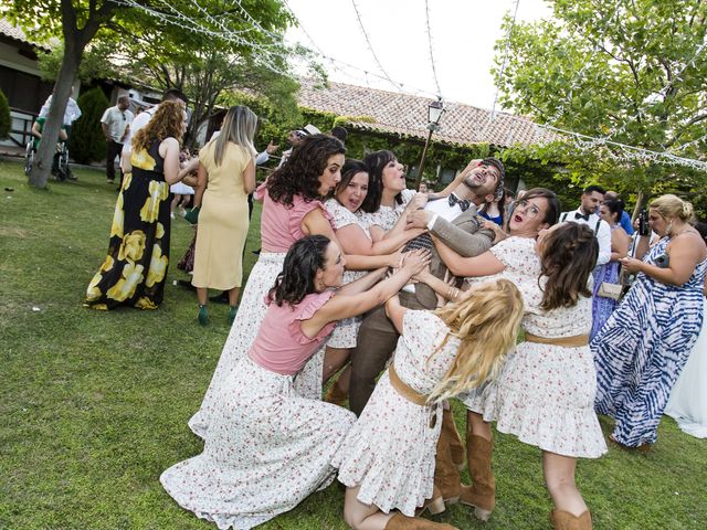 La boda de Bea y Julio en Valdemorillo, Madrid 25