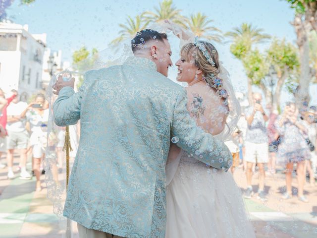La boda de Jonathan y Ángela  en Nerja, Málaga 3