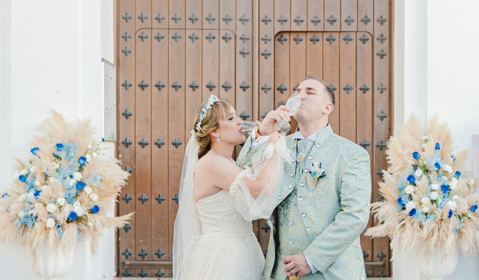 La boda de Jonathan y Ángela  en Nerja, Málaga