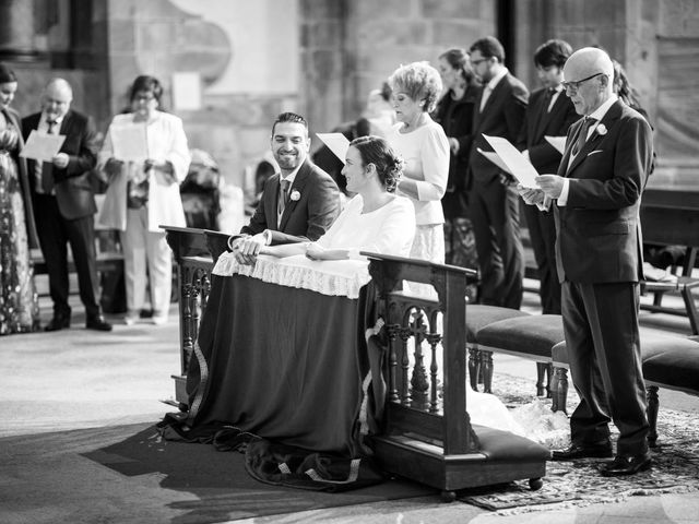 La boda de Carlos y Lorena en Santiago De Compostela, A Coruña 30