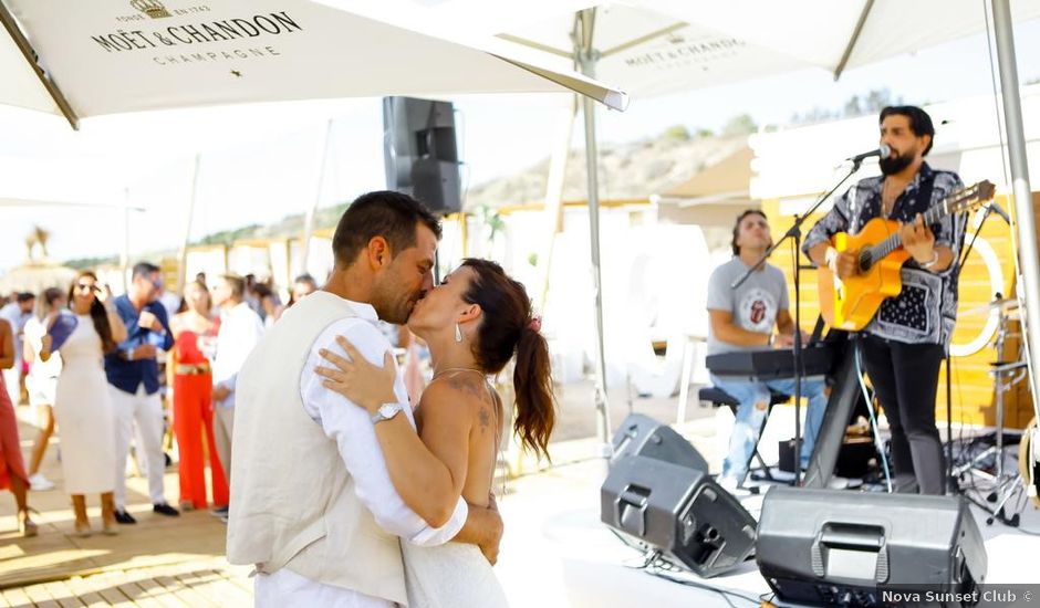 La boda de Israel y Natalia en Chiclana De La Frontera, Cádiz