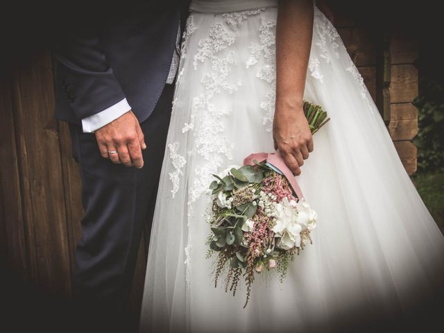 La boda de Faus y Laura en Pruvia (Llanera), Asturias 32