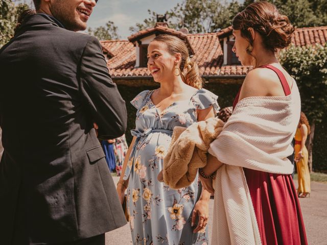 La boda de Lander y Shandra en Hondarribia, Guipúzcoa 31