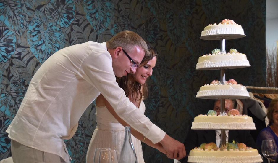 La boda de Martin  y Noemí  en Benalmadena Costa, Málaga