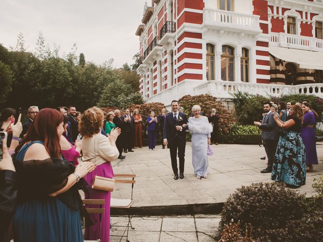 La boda de Rubén y Beatriz en Gijón, Asturias 39