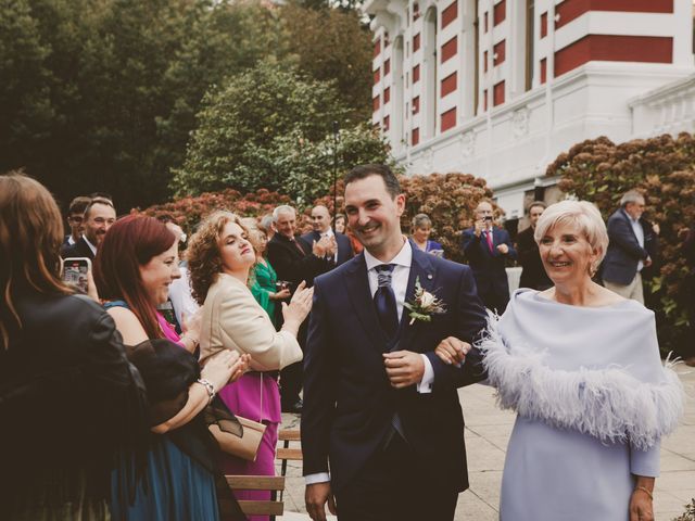 La boda de Rubén y Beatriz en Gijón, Asturias 40