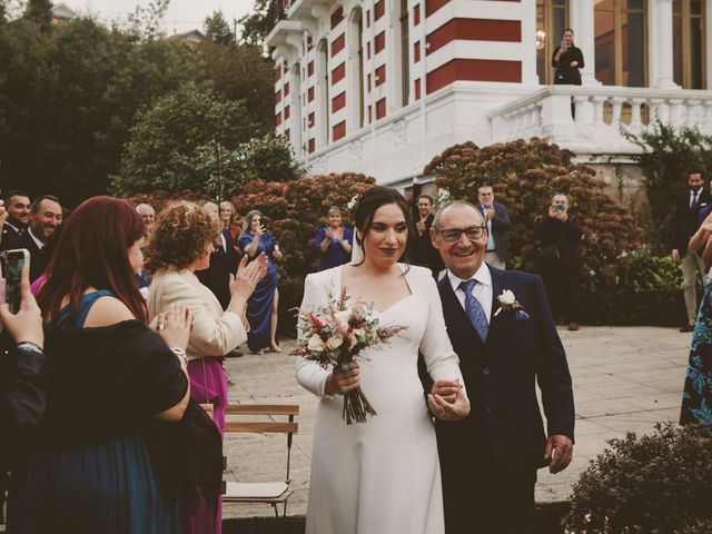 La boda de Rubén y Beatriz en Gijón, Asturias 43