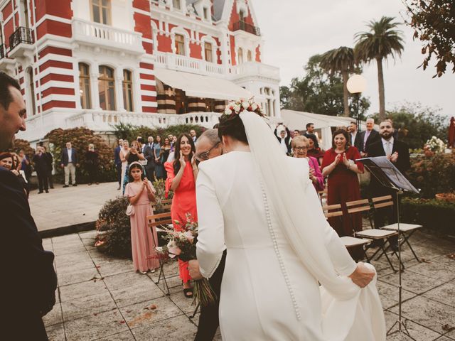 La boda de Rubén y Beatriz en Gijón, Asturias 44