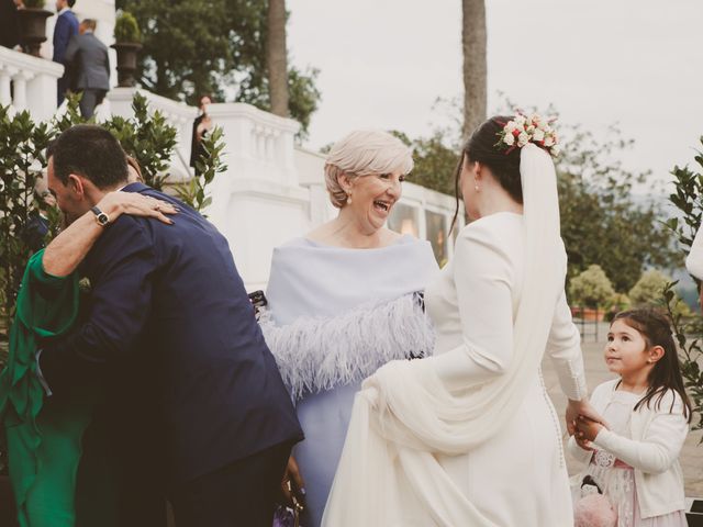 La boda de Rubén y Beatriz en Gijón, Asturias 66