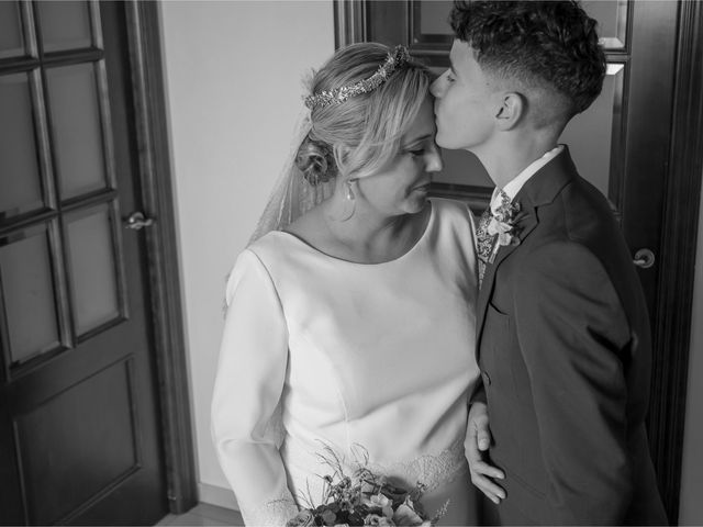 La boda de Mª del Mar y Pedro en Salteras, Sevilla 17